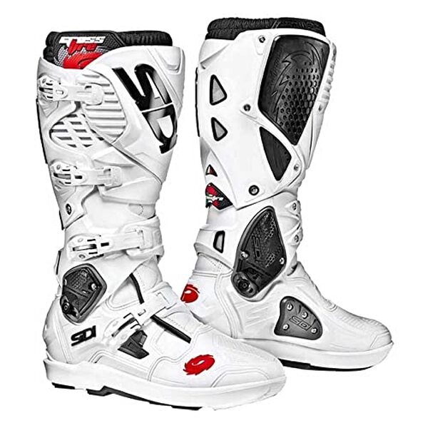 Découvrez notre analyse des bottes Sidi Crossfire 3 SRS en taille 40 : style, confort et performance au rendez-vous pour les passionnés de moto.