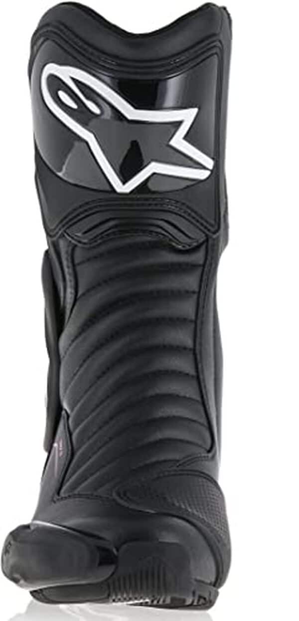 Découvrez notre test complet des bottes moto Alpinestars Stella Smx-6 V2 et trouvez le parfait équilibre entre style et protection pour vos aventures à deux roues.