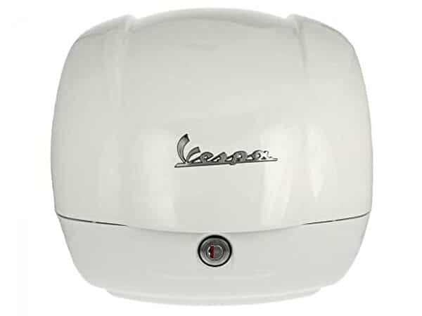 Découvrez le test du topcase Vespa Montebianco 36 l : alliez praticité et élégance pour vos trajets quotidiens en scooter et optimisez votre expérience de conduite