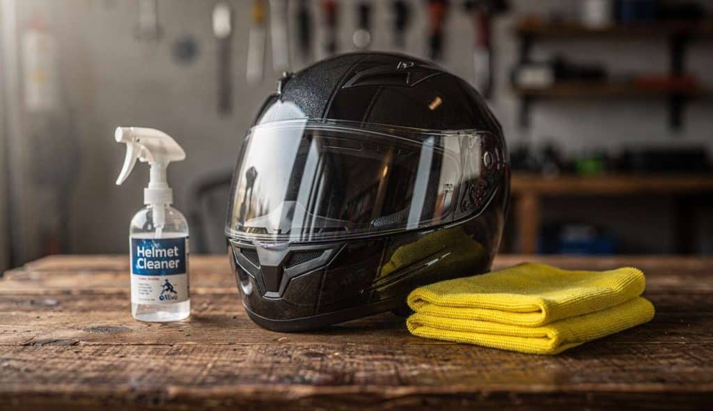 Comment nettoyer un casque moto efficacement