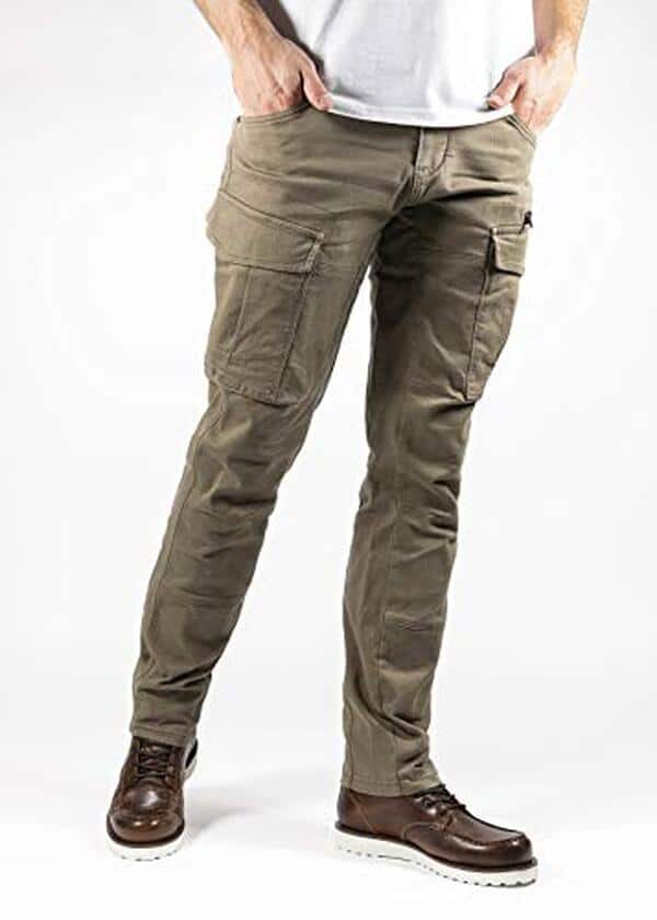 Découvrez notre analyse du pantalon jean de moto john doe stroker cargo XTM : allie confort, style et sécurité pour les motards exigeants. Profitez d'une protection optimale sur la route avec un design moderne et fonctionnel.