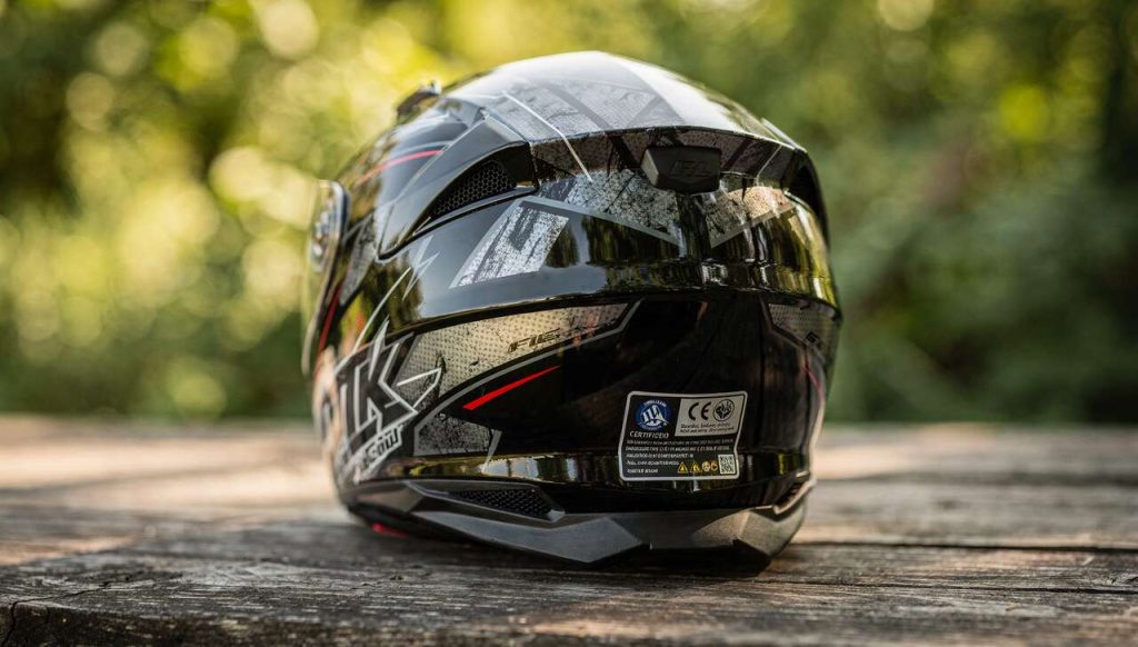 Casques certifiés : pourquoi est-ce crucial pour l'aventure à moto ?