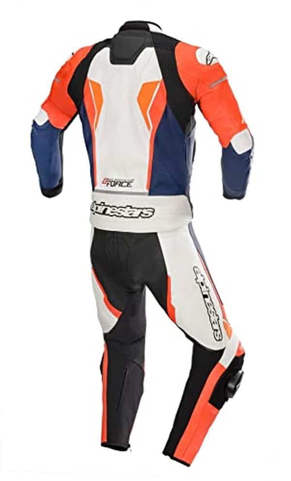 Découvrez notre test complet de la combinaison moto deux pièces GP Force d'alpinestars, alliant sécurité, confort et allure pour chaque motard exigeant.