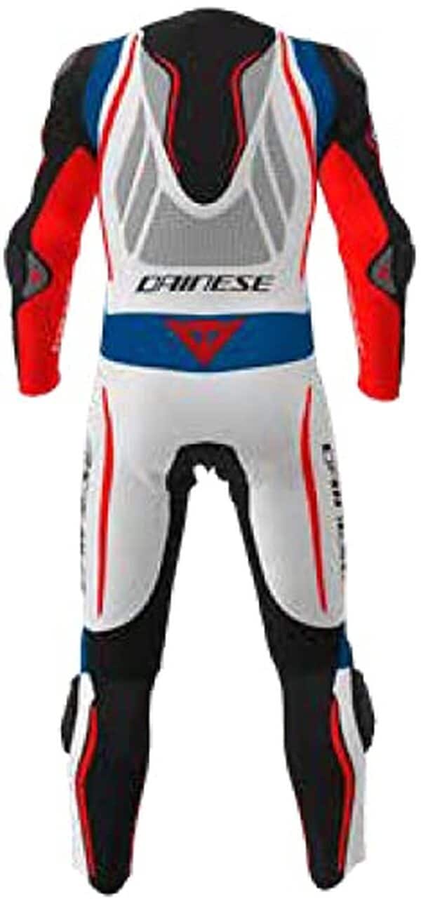 Découvrez notre test détaillé de la combinaison Dainese Misano 2 D-Air en cuir : performances, confort et sécurité pour les motards exigeants. 