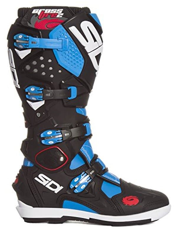 Découvrez notre test approfondie des bottes Sidi Crossfire 2 SRS bleu/noir : confort, protection et qualité pour le motocross et l'enduro.