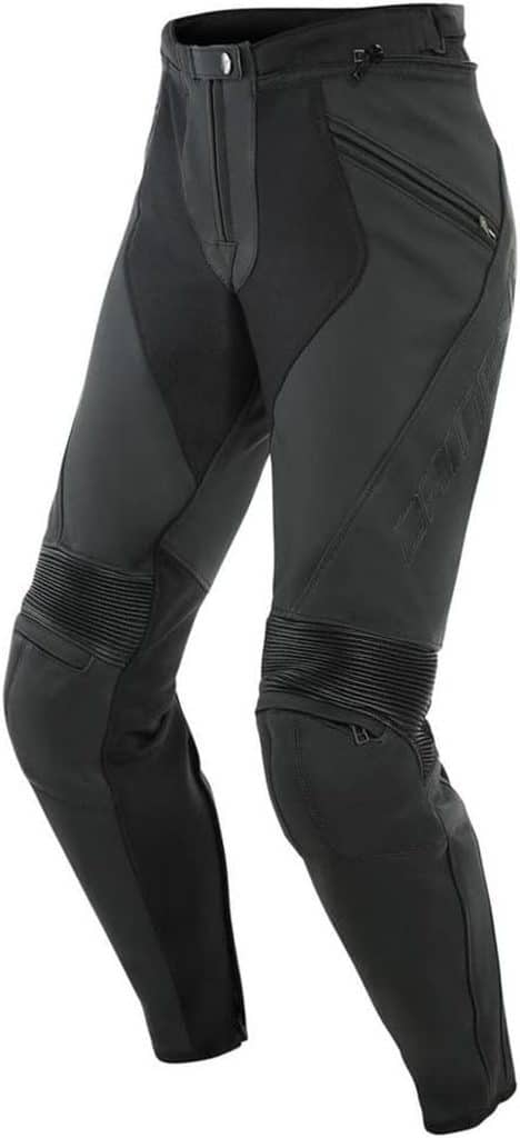 Test du pantalon moto Dainese Pony 3 en cuir pour femme