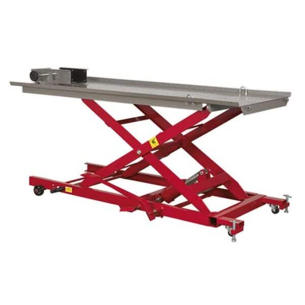 Découvrez notre test détaillé du Sealey Mc454, le moto lift hydraulique professionnel avec une capacité de 450 kg pour soulever vos deux-roues en toute sécurité.