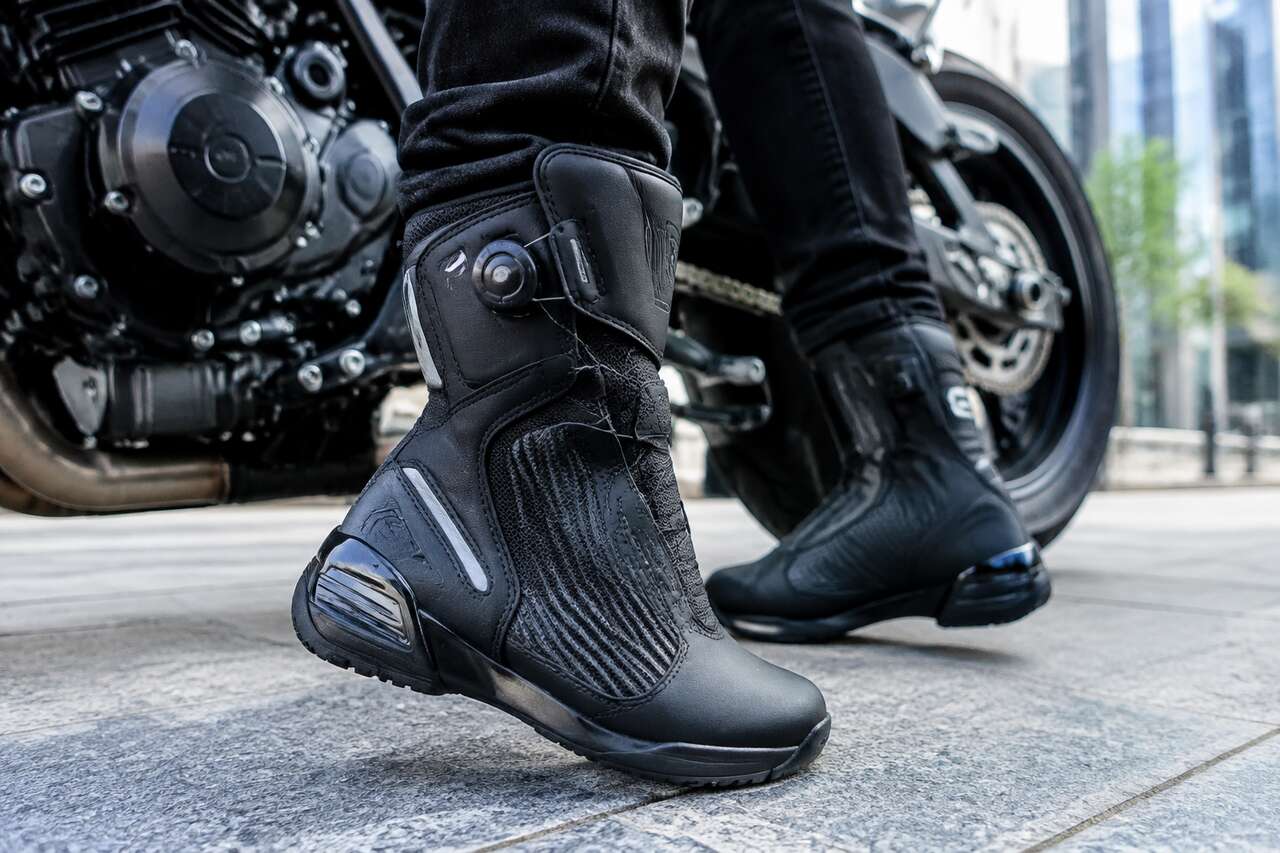 Pourquoi les chaussures de motard sont un terrain idéal pour les textiles intelligents Pourquoi les chaussures de motard sont un terrain idéal pour les textiles intelligents